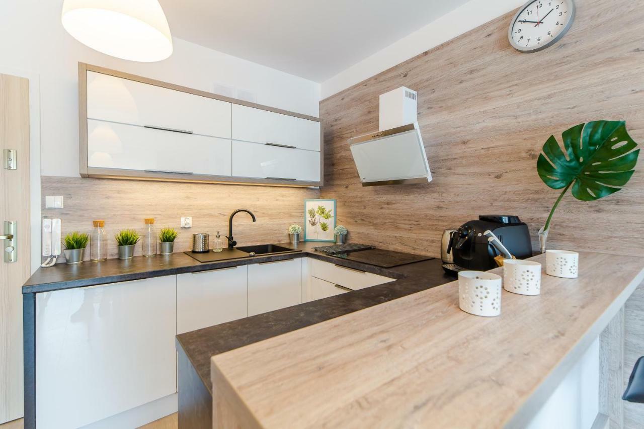 Apartamenty Familijne- Os Feniks โควอบเซก ภายนอก รูปภาพ