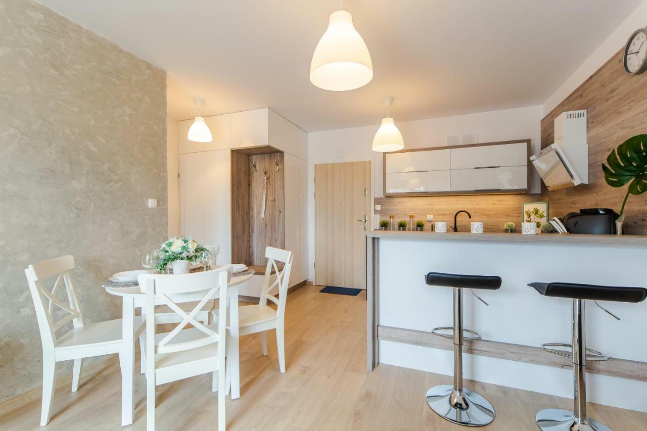 Apartamenty Familijne- Os Feniks โควอบเซก ภายนอก รูปภาพ